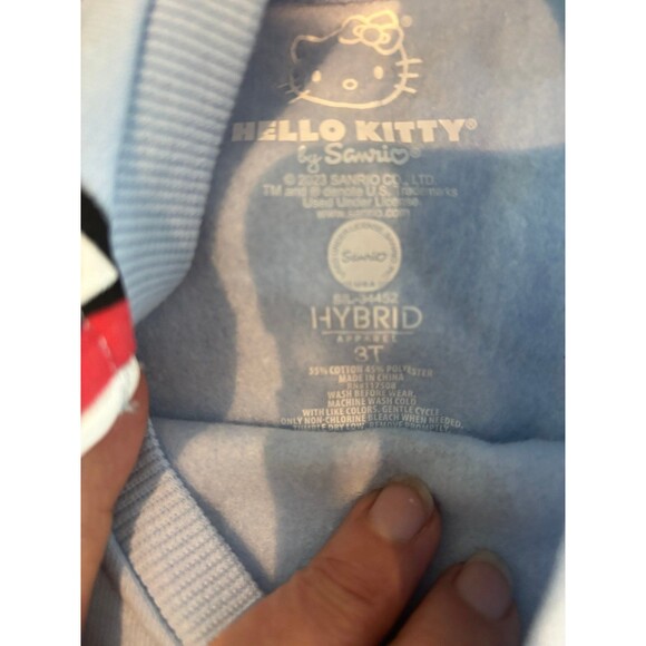 Hello Kitty Sweatshirt - Picture 2 of 4